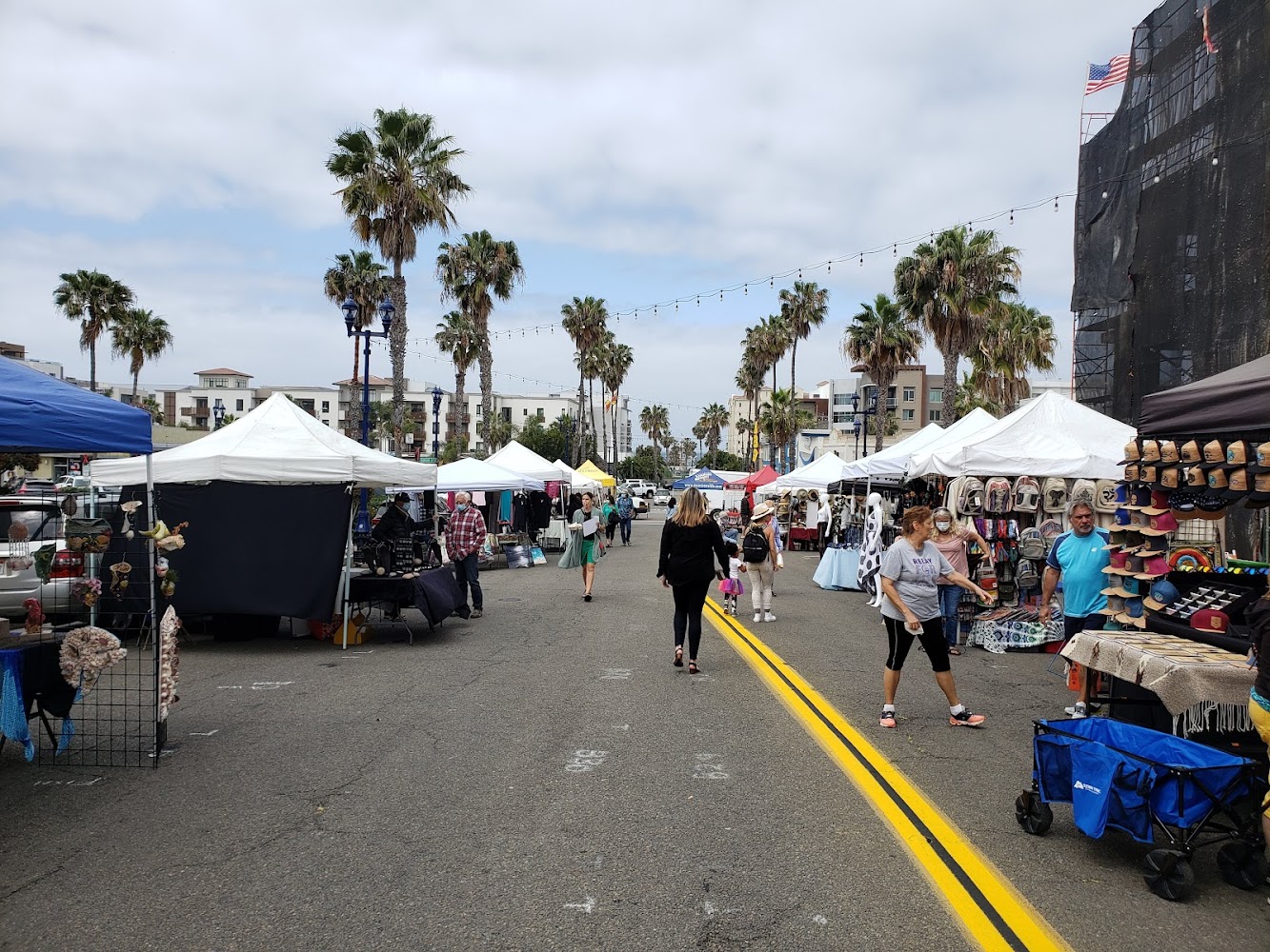 Oceanside Sunset Market