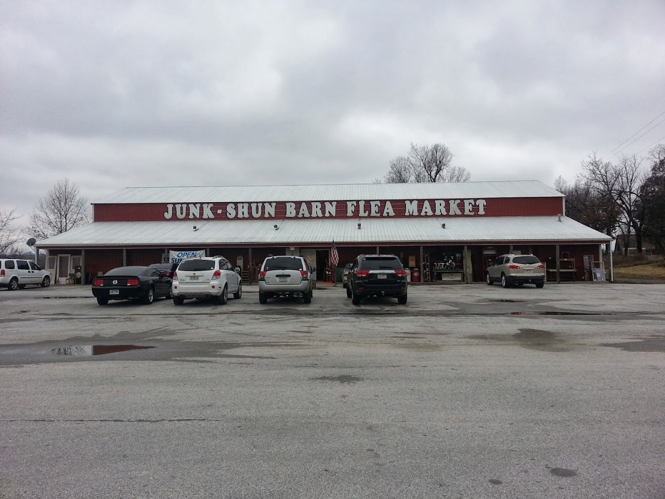 Junk-Shun Barn Flea Market