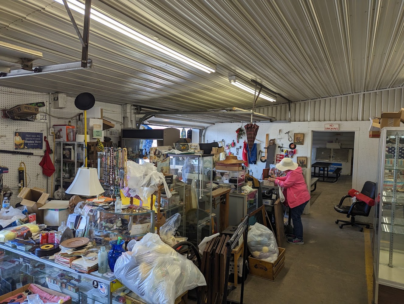 Shipshewana Flea Market (May-Sept)