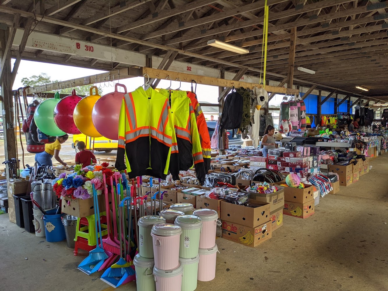 T&W Flea Market
