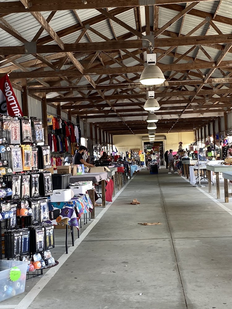 The Barnyard Flea Markets