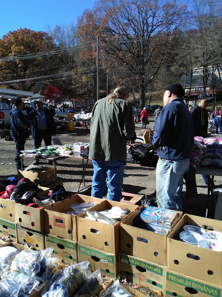 Redwood Country Flea Market